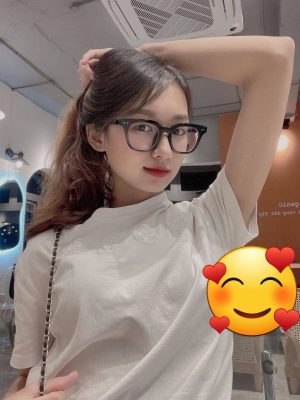 Full clip Ngọc Huyền part 2, cô gái đeo kính vẫn chưa hết HOT