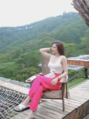 Clip sex chịch em hoa hậu xóm cực nuột