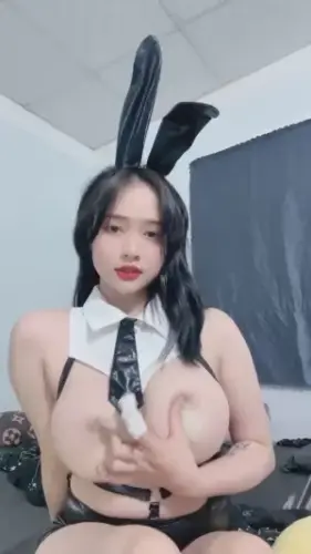 Siêu phẩm vòng 1 Thỏ Xinh Livesex  cực cuốn