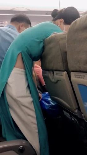 Clip thánh chăn rau gạ kèo em tiếp viên thành công