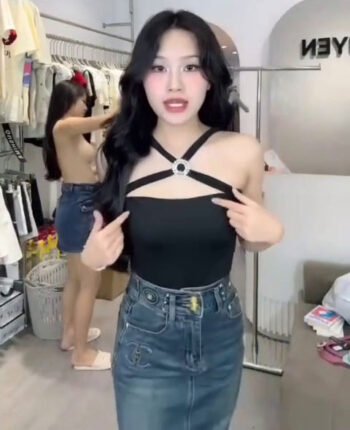 Nhung Nguyễn Boutique lộ hàng trên live